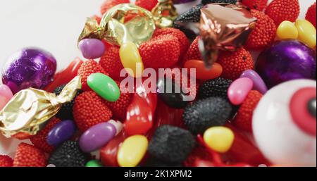 Immagine di halloween trucco o trattare il testo su sfondo dolci Foto Stock