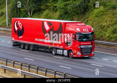 FCL Event Logistics Ltd, DAF Trucks 480 FT Low Deck 12902cc Diesel servizi di corriere espresso automatico e trasporto di eventi, CBP Customs Border Protection Vehicle; viaggiando sull'autostrada M6 UK Foto Stock