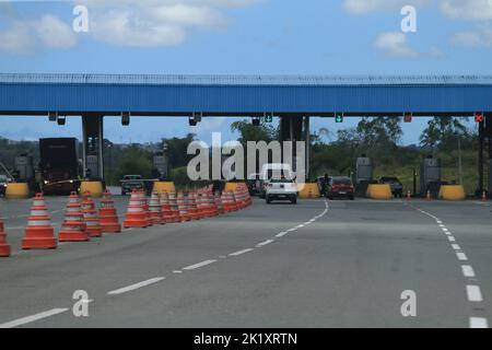 amelia rodrigues, bahia, brasile - 14 settembre 2022: Pedaggio plaza sulla strada BR 324 nella città di Amelia Rodrigues. Foto Stock