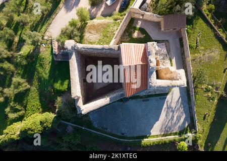 Documentazione fotografica della piccola fortezza di Suvereto in Toscana Foto Stock