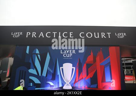 Londra, Regno Unito. 21 settembre 2022. Preparativi in vista della Laver Cup 2022, un torneo di tennis al coperto per uomini tra squadre europee e del resto del mondo, che si svolge presso la O2 Arena tra il 23 e il 25 settembre a Londra. Data foto: Mercoledì 21 settembre 2022, Londra. Credit: Isabel Infantes/Alamy Live News Foto Stock