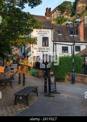 YE Olde viaggio a Jerusalem pub attaccato a Castle Rock sotto il Castello di Nottingham a Nottingham Nottinghamshire Inghilterra Foto Stock