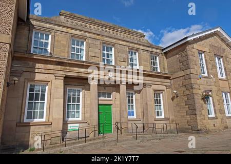 Glossop Town Hall Building, High Peak Borough Council, Glossop, High Peak, Derbyshire, Inghilterra, REGNO UNITO, SK13 8BS Foto Stock