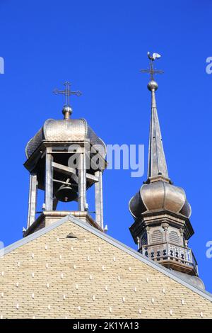 L'église Saint-Nicolas de Combloux et son clocher à bulbe classé au titre des Monuments historiques en 1971. Combloux. Alta Savoia. Auvergne-Rhône-al Foto Stock