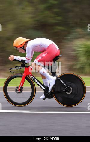 21st settembre 2022; Wollongong, Illawarra, Galles del Sud, Australia: UCI World Road Cycling Championships: Kacper Gieryk di Polonia durante il cronometro a squadre miste. Foto Stock