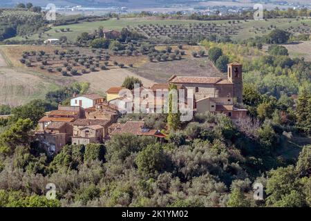 Vista panoramica dell'antico borgo di Casalalta, Perugia, Italia e della natura circostante Foto Stock