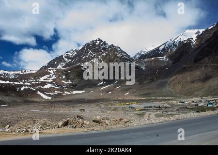 leh ladakh, passa per la catena himalayana, Foto Stock