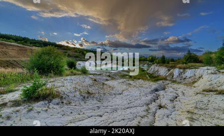 Ex cava di caolino chiamata Maldive vicino al villaggio Nepomysl - foto serali - Repubblica Ceca, Europa Foto Stock