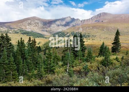 Vista sul Monte Bierstadt e il Sawtooth da Guanella Pass, Colorado, USA Foto Stock