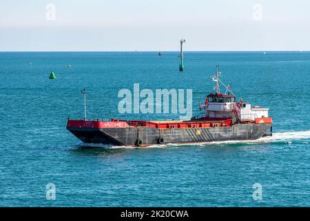 mv slit due motophopper nave entrando nel porto di portsmouth nel solent uk, speciale mestiere mv split due in corso di avvicinamento a portsmouth. Foto Stock