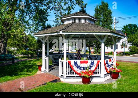 La vecchia e storica città di Gazebo ad Amesbury, Massachusetts, USA Foto Stock