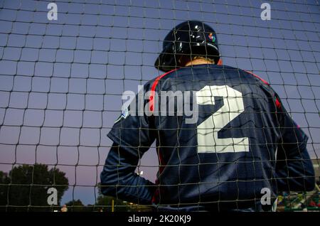 Regensburg, Baviera, Germania. 21st Set, 2022. La pastella ceca JAKUB HAJTMAR (2) si prepara nel qualificatore World Baseball Classic contro la Spagna nella Armin Wolf Baseball Arena di Ratisbona, Germania. (Credit Image: © Kai Dambach/ZUMA Press Wire) Foto Stock