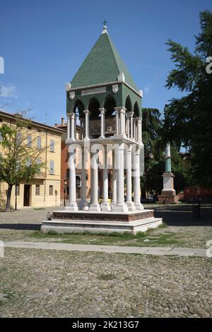 Tomba di Rolandino in Piazza San Domenico Bologna Foto Stock