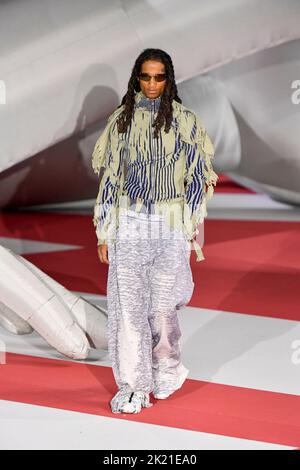 Milano, Italia. 21st Set, 2022. Una modella cammina sulla pista alla sfilata Diesel durante la Primavera Estate 2023 Collections Fashion Show alla Fashion Week di Milano il 21 2022 settembre. (Foto di Jonas Gustavsson/Sipa USA) Credit: Sipa USA/Alamy Live News Foto Stock