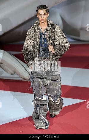 Milano, Italia. 21st Set, 2022. PISTA DIESEL SS23 durante la settimana della moda di Milano il 2022 settembre - Milano, Italia. 21/09/2022 Credit: dpa/Alamy Live News Foto Stock