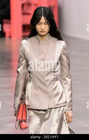 Milano, Italia. 21st Set, 2022. PISTA FENDI SS23 durante la settimana della moda di Milano il 2022 settembre - Milano, Italia. 21/09/2022 Credit: dpa/Alamy Live News Foto Stock