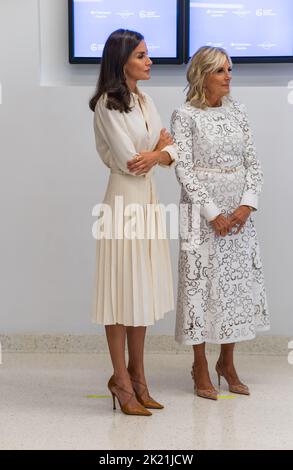 Mercoledì 21 settembre 2022, nell'ambito del programma Cancer Moonshot della Biden Administration, First Lady Jill Biden e Queen Letizia di Spagna, Presidente Onorario di Asociación Española Contra el Cáncer ("AECC;" Associazione spagnola contro il cancro), Visita il Columbia University Irving Medical Center nel quartiere di Washington Heights di New York City, New York, per sottolineare l'importanza della ricerca sul cancro e della cooperazione globale nel tentativo di porre fine al cancro così come lo conosciamo. In vista della Giornata Mondiale della Ricerca sul cancro (24th settembre), la visita della First Lady and Queen Letizia si concentrerà su come l'Herbert Irving Foto Stock