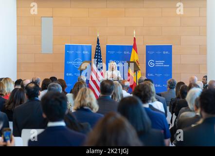 Mercoledì 21 settembre 2022, nell'ambito del programma Cancer Moonshot della Biden Administration, First Lady Jill Biden e Queen Letizia di Spagna, Presidente Onorario di Asociación Española Contra el Cáncer ("AECC;" Associazione spagnola contro il cancro), Visita il Columbia University Irving Medical Center nel quartiere di Washington Heights di New York City, New York, per sottolineare l'importanza della ricerca sul cancro e della cooperazione globale nel tentativo di porre fine al cancro così come lo conosciamo. In vista della Giornata Mondiale della Ricerca sul cancro (24th settembre), la visita della First Lady and Queen Letizia si concentrerà su come l'Herbert Irving Foto Stock