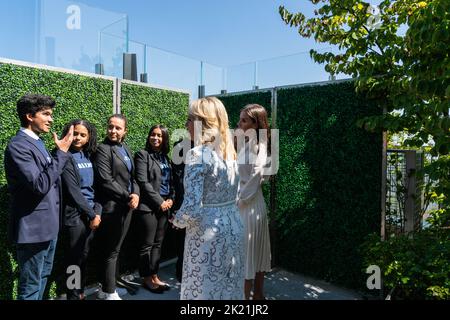 Mercoledì 21 settembre 2022, nell'ambito del programma Cancer Moonshot della Biden Administration, First Lady Jill Biden e Queen Letizia di Spagna, Presidente Onorario di Asociación Española Contra el Cáncer ("AECC;" Associazione spagnola contro il cancro), Visita il Columbia University Irving Medical Center nel quartiere di Washington Heights di New York City, New York, per sottolineare l'importanza della ricerca sul cancro e della cooperazione globale nel tentativo di porre fine al cancro così come lo conosciamo. In vista della Giornata Mondiale della Ricerca sul cancro (24th settembre), la visita della First Lady and Queen Letizia si concentrerà su come l'Herbert Irving Foto Stock