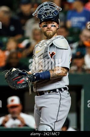 Baltimora, Stati Uniti. 21st Set, 2022. BALTIMORA, MD - SETTEMBRE 21: Il Detroit Tigers catcher Tucker Barnhart (15) guarda al dugout durante una partita di MLB tra i Baltimore Orioles e i Detroit Tigers, il 21 settembre 2022, all'Orioles Park a Camden Yards, a Baltimora, Maryland. (Foto di Tony Quinn/SipaUSA) Credit: Sipa USA/Alamy Live News Foto Stock