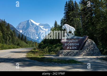 British Columbia, Canada - circa 2022 : cartello del Parco Provinciale di Mount Robson Foto Stock
