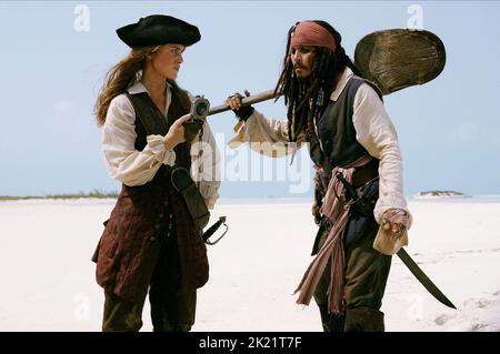 KEIRA KNIGHTLEY, Johnny Depp, pirati dei Caraibi: forziere fantasma, 2006 Foto Stock