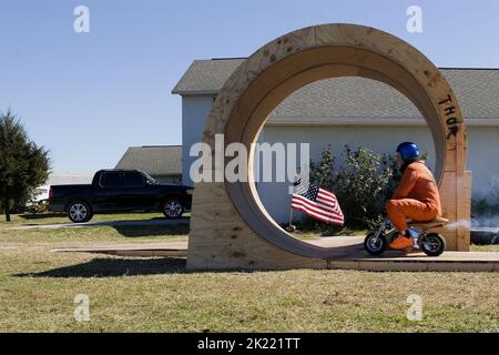 MINI BIKE STUNT SCENA, JACKASS NUMERO DUE, 2006 Foto Stock