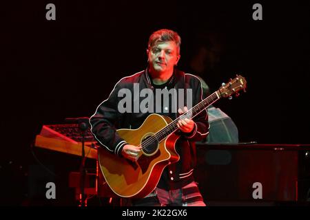 Andrea Rigonat durante il Live Tour Elisa Back to the Future, il 21th settembre 2022 presso l'Auditorium Parco della Musica di Roma. Foto Stock