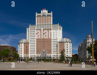 Madrid, Spagna. Settembre 2022. Vista esterna dell'edificio dell'hotel Riu Plaza Espana nel centro della città Foto Stock