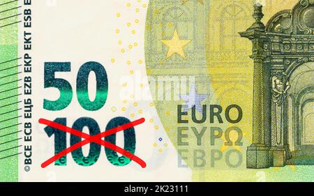 Il valore di una banconota da 100 euro è stato dimezzato - inflazione dilagante nell'UE Foto Stock