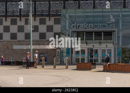 Plymouth, Devon, Inghilterra, Regno Unito. 2022. Il Drake Circus edificio popolare shopping e parcheggio nel centro della città. Foto Stock