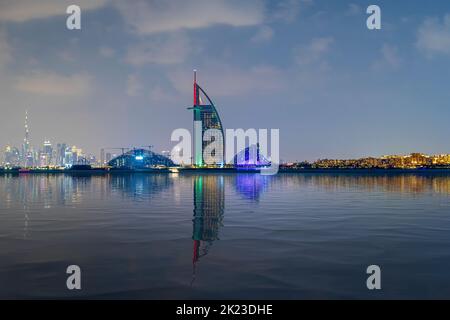 Vista del Burj al Arab da Palm Jumaira Foto Stock