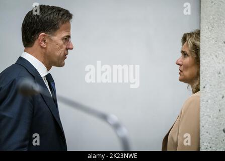 2022-09-22 14:54:55:19 L'AIA - Presidente della Camera vera Bergkamp e primo Ministro Mark Rutte durante il secondo giorno delle riflessioni politiche generali, il dibattito dopo il discorso del Trono sulla giornata del bilancio. Dopo la risposta della Camera dei rappresentanti al bilancio presentato dal gabinetto uscente il giorno del bilancio, è stato il turno di Rutte rispondere. ANP BART MAAT netherlands OUT - belgio OUT Foto Stock