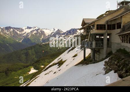 Vette innevate fotografate vicino Homer, Alaska. Homer è una città dell'Alaska di Stati Uniti d'America, situata nella Penisola del Kenai, nello stato federato del Jarsi. E' di 218 miglia (351 Foto Stock