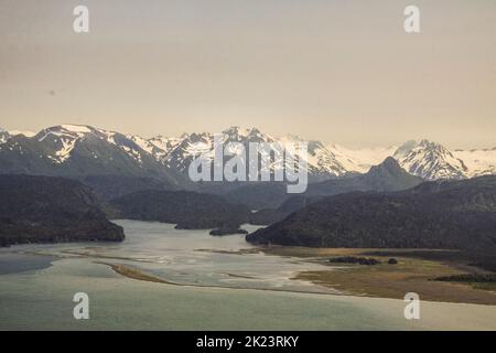 Vista aerea di Homer Alaska durante il trasporto aereo dal Parco Nazionale di Katmai a Homer, Alaska Foto Stock