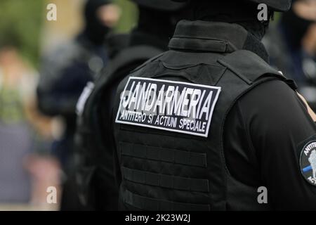 Sarulesti, Romania - 22 settembre 2022: Dettagli con la brigata antiterrorismo del giandarmi rumeno (polizia antisommossa). Foto Stock