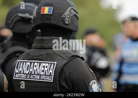 Sarulesti, Romania - 22 settembre 2022: Dettagli con la brigata antiterrorismo del giandarmi rumeno (polizia antisommossa). Foto Stock