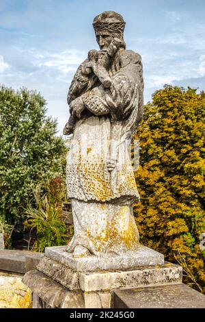 Statua di San Giovanni di Nepomuk sul Ponte Vecchio Lahn a Limburg an der Lahn, Assia, Germania Foto Stock