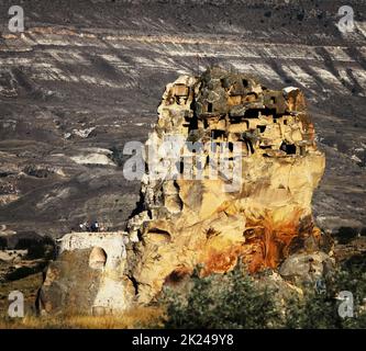 Città di Ortahisar in Cappadocia, Turchia Foto Stock