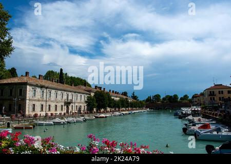 Peschiera del Garda è un comune italiano di 195 abitanti della provincia di Verona, in Veneto. Foto Stock