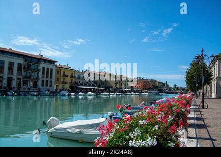 Peschiera del Garda è un comune italiano di 195 abitanti della provincia di Verona, in Veneto. Foto Stock