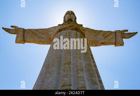 Una immagine del Cristo Rei statua, in Almada (attraverso il fiume da Lisbona). Foto Stock