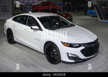 DETROIT, MI/USA - 15 SETTEMBRE 2022: Un'auto Chevrolet Malibu del 2023 al North American International Detroit Auto Show (NAIAS). Foto Stock