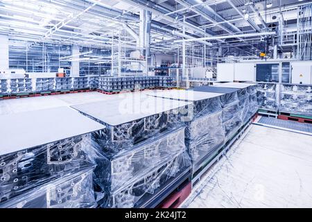 I pezzi di ricambio in una fabbrica di automobili Foto Stock