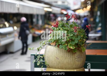 Der bekannte Naschmarkt a Vienna, Österreich, Europa - il famoso mercato verde Naschmarkt a Vienna, Austria, Europa Foto Stock