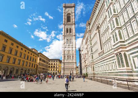 Il campanile di Giotto presso la Piazza del Duomo di Firenze Foto Stock