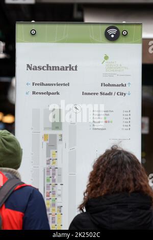 Der bekannte Naschmarkt a Vienna, Österreich, Europa - il famoso mercato verde Naschmarkt a Vienna, Austria, Europa Foto Stock