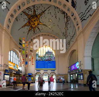 Lussemburgo, maggio 2022. Vista sul corridoio centrale della stazione ferroviaria Foto Stock