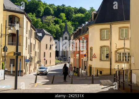 Lussemburgo, maggio 2022. Vista panoramica del quartiere Pfaffenthal nel centro della città Foto Stock