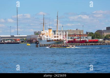 Copenaghen, Danimarca - 22 giugno 2019: Danish Royal Yacht Dannebrog ormeggiato nel porto Foto Stock